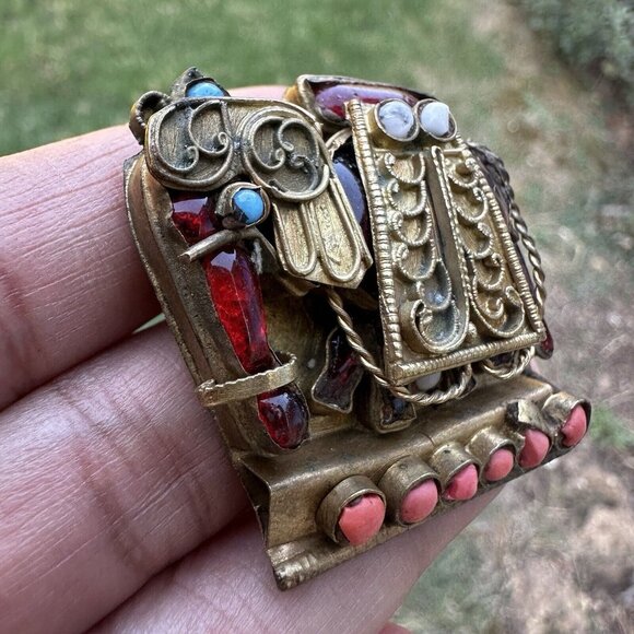Antique Tibetan Brooch Pin 1.25" Elephant Coral Turquoise Glass‎ Brass C Clasp - Picture 5 of 11